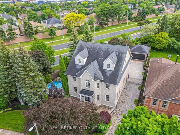 2000 Peak Pl, Oakville, ON L6H 5T2