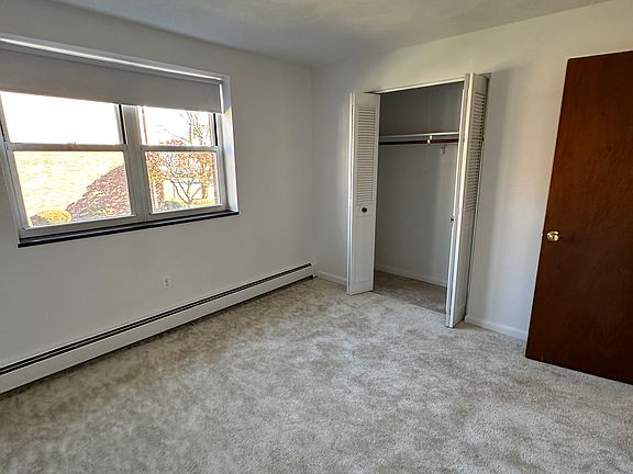 5th image of 160 Lexington St #28