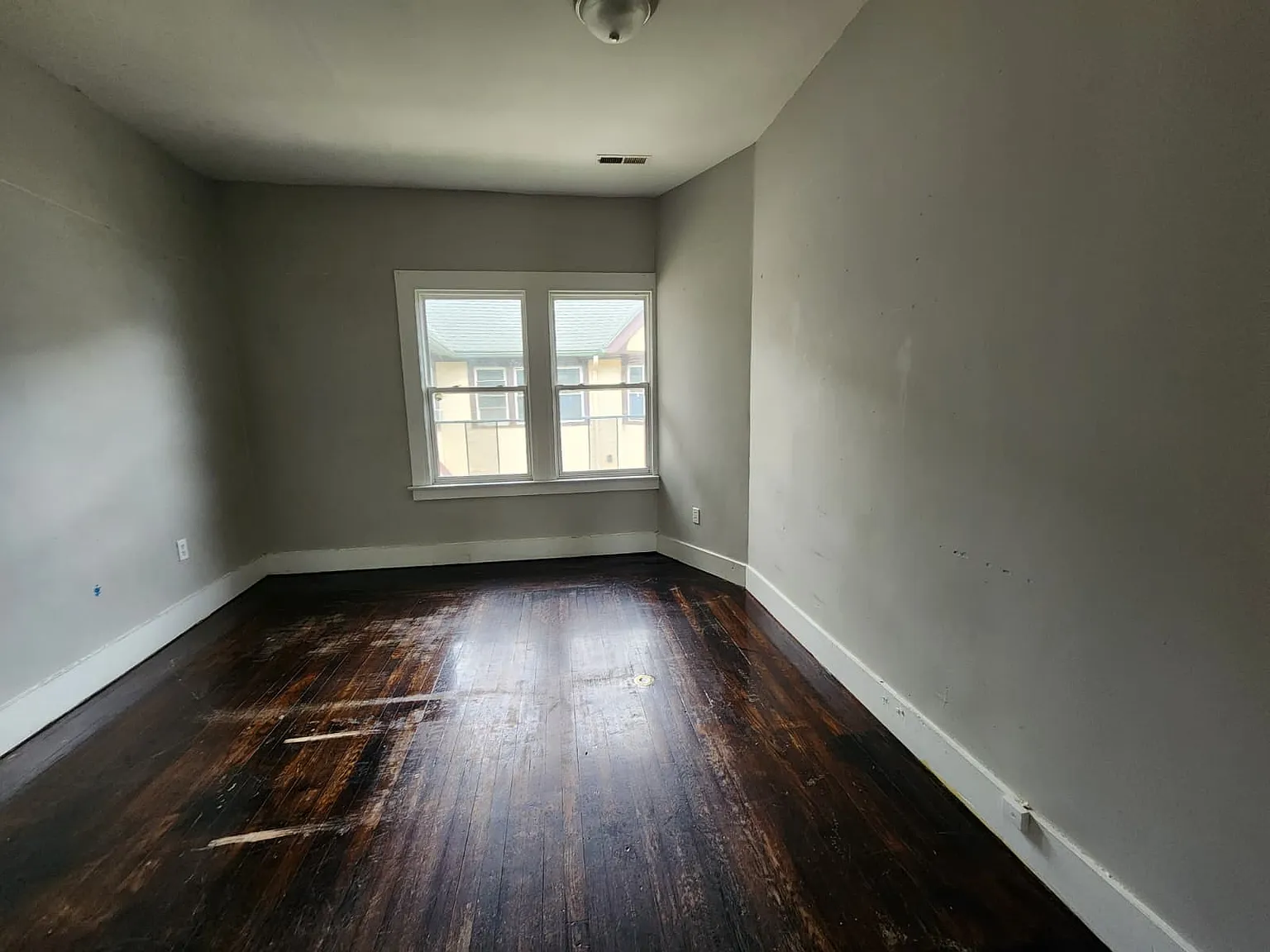 3 bed, $1,600 — Photo 3