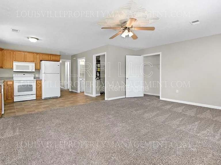 304 Keeneland Dr #1A — Photo 3