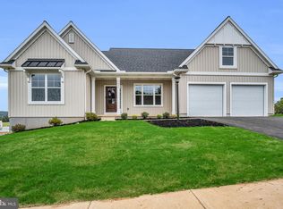 2004 N Fall Harvest Dr, Mechanicsburg, PA 17055