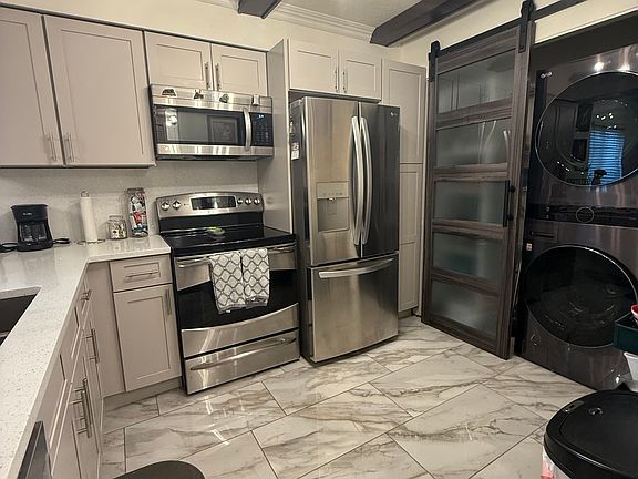 4th image of 4410 White Pine Ave