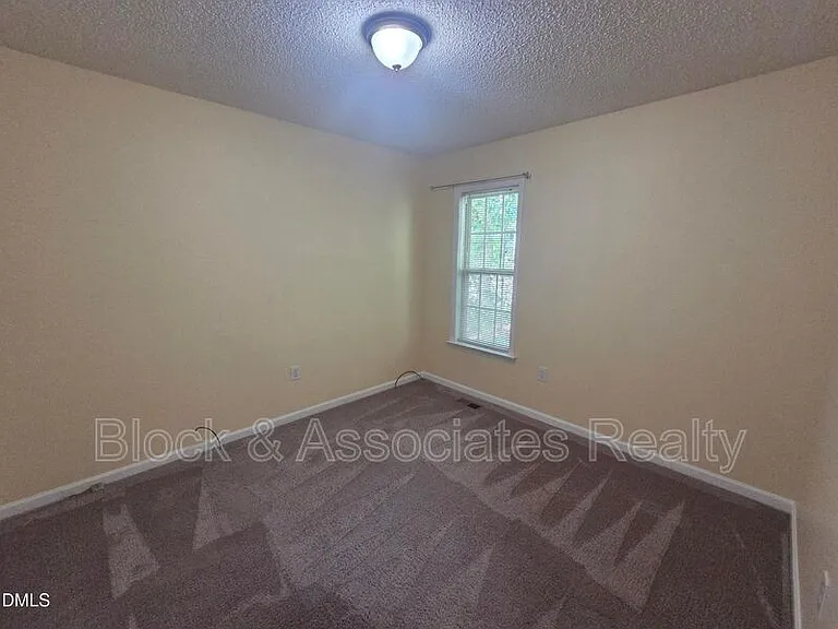 116 Cliffdale Rd — Photo 8