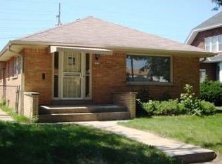 6025 W Leon Ter, Milwaukee, WI 53218