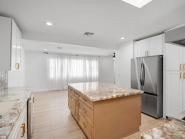 4028 E Edgemont Ave — Photo 19
