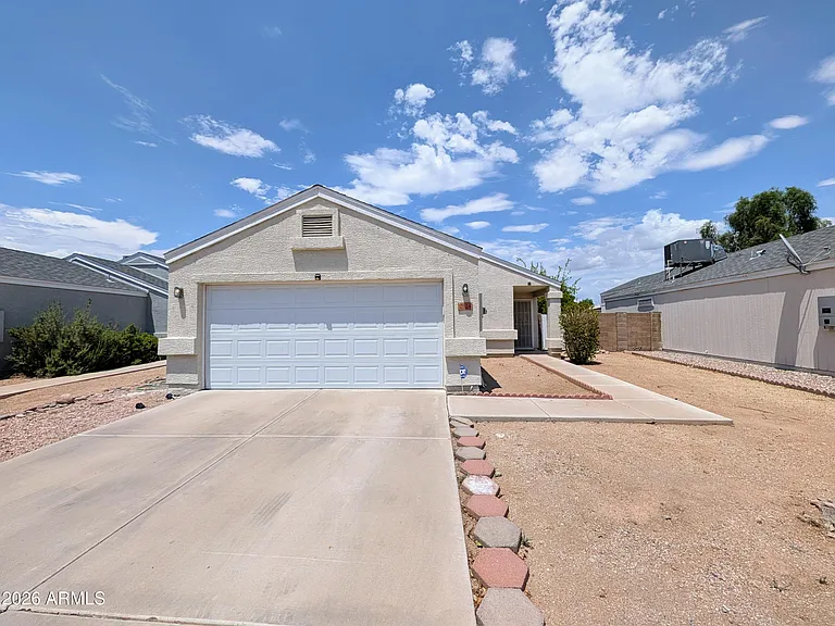 2824 W Angela Dr — Photo 3