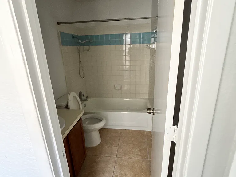 804 Saint Andrews Ct — Photo 8