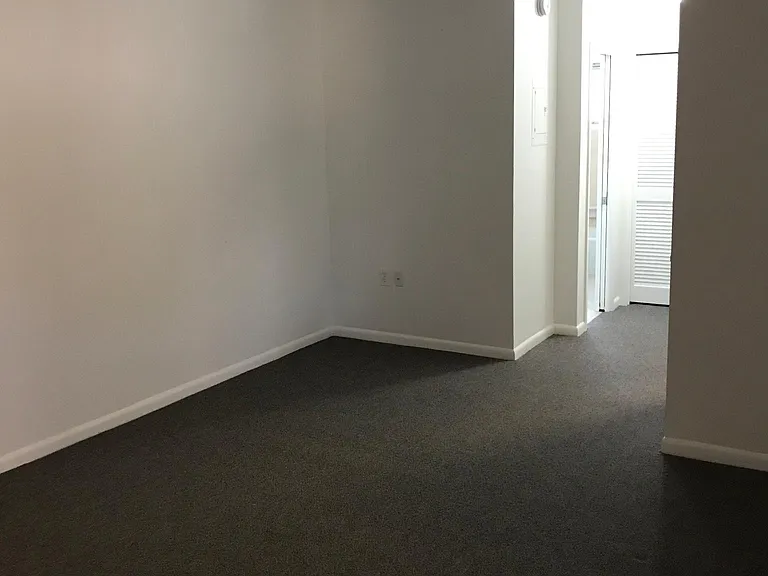 117 12th Ave N #7 — Photo 11