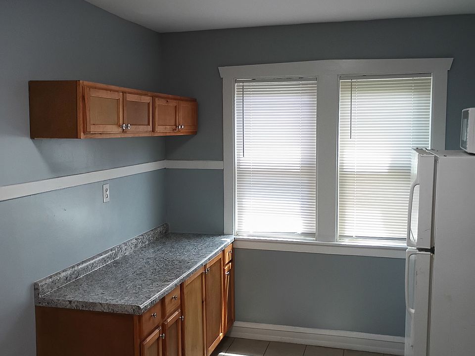 Kitchen (new cabinets)
