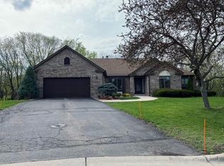 1776 Diane Rd, Mendota Heights, MN 55118