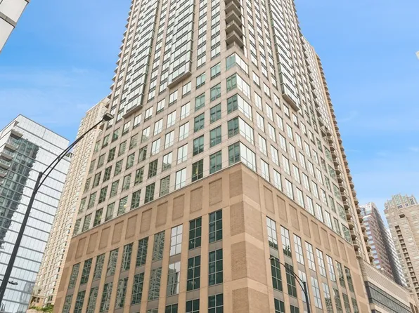 2 E Erie St APT 1608, Chicago, IL 60611