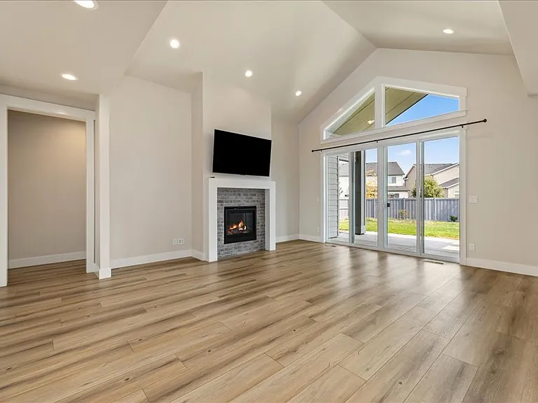 10273 Loneleaf Dr — Photo 6