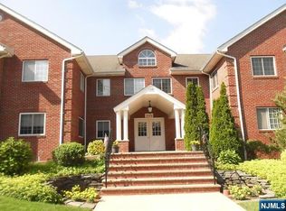 199 Union Ave APT 1E, Rutherford, NJ 07070