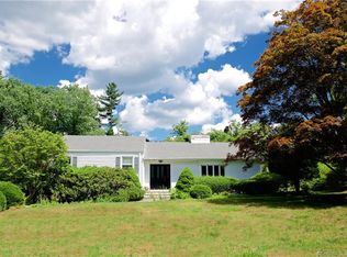 22 Creeping Hemlock Dr, Norwalk, CT 06851