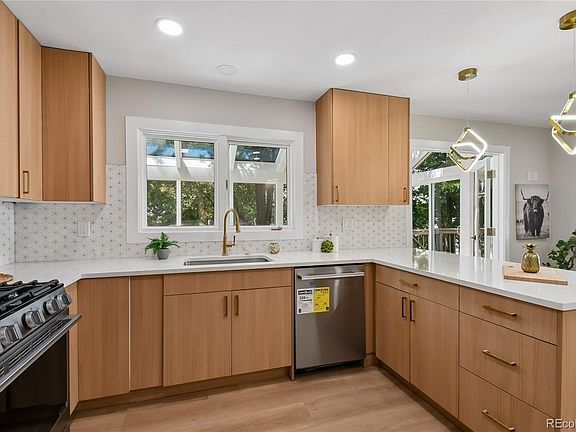 5th image of 4505 S Yosemite Street #371