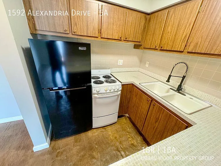 1592 Alexandria Dr #5A — Photo 16