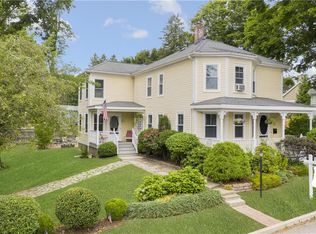 31 Reynolds St, East Greenwich, RI 02818