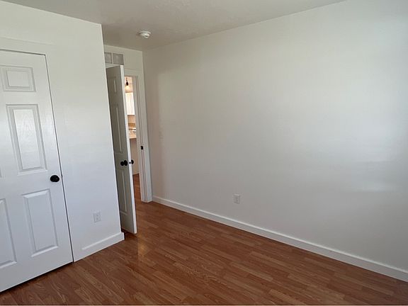 4th image of 1015 S Hayes Ave #B