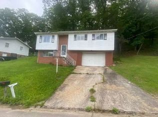 113 Springlea Dr, Winfield, WV 25213