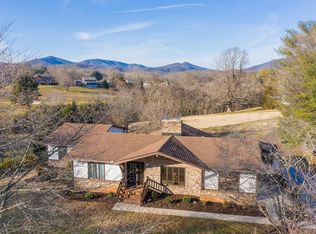 109 Lake Ridge Dr, Forest, VA 24551