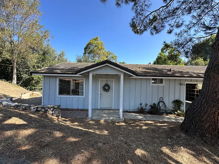 5856 La Cumbre Rd #B — Photo 32