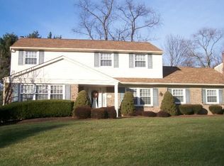 7 Pepperell Dr, Feasterville Trevose, PA