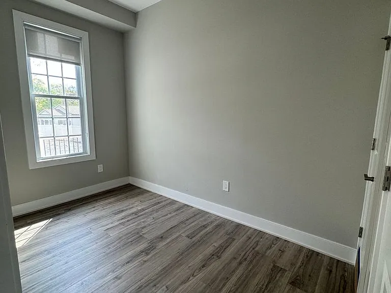 24 Veterans Memorial Dr E #1 — Photo 15