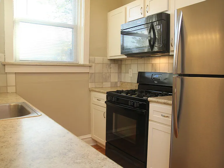 2034 McCausland Ave #2S — Photo 8