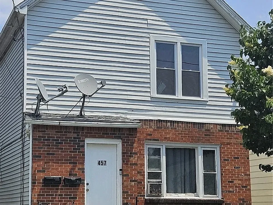 457 Plymouth Ave #1