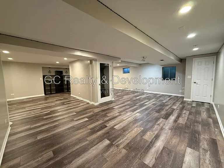 882 Clarendon Ln — Photo 38