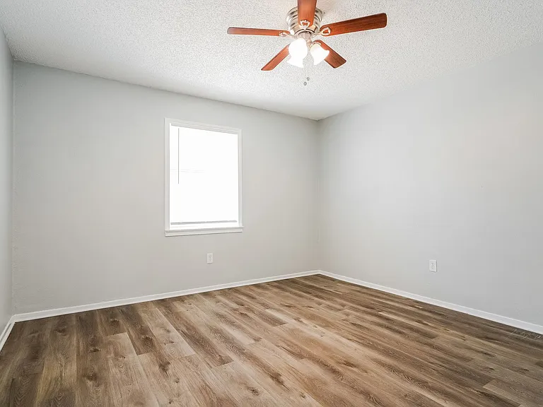 1200 W Mitchell St — Photo 12