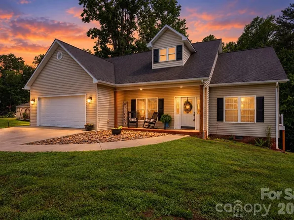 142 Azalea Dr, Connelly Springs, NC 28612