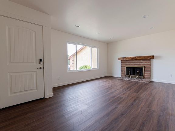 Living room w/front door