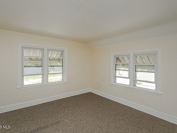 4th image of 1011 Nevada St