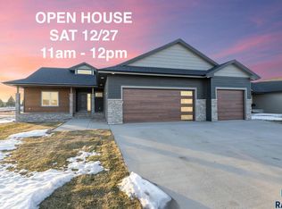 2305 S Red Oak Ave, Sioux Falls, SD 57110