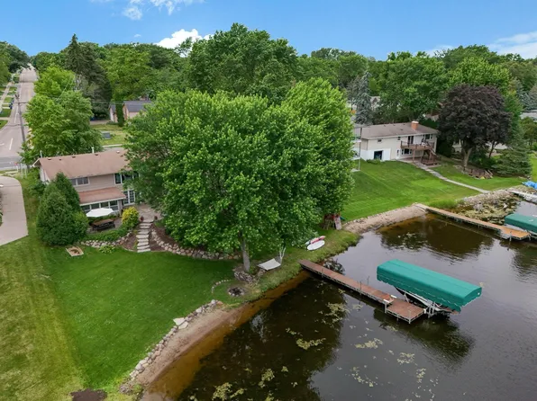 2001 Long Lake Rd, New Brighton, MN 55112