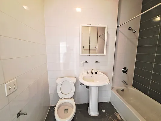 Rented by Friedman Mayer, LREB | media 19