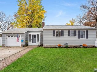 27 Garrabrant Rd, Clifton, NJ 07013