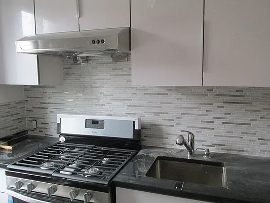 Rented by Windsor Homes Realty Corp | media 3