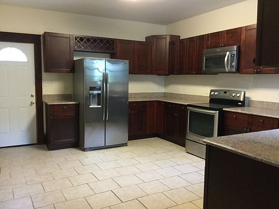 5th image of 107 E Pembroke Ave
