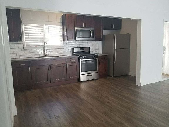 5th image of 123 E Windsor Rd APT 22