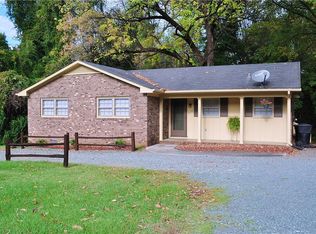 232 Chapel Hill Rd, Burlington, NC 27215