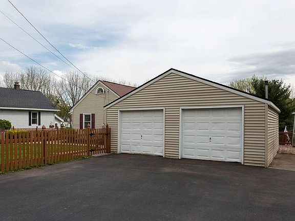 4th image of 4270 Henderson Pl