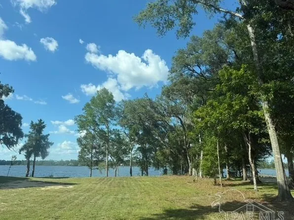 7586 Old Bay Pointe Rd, Milton, FL 32583