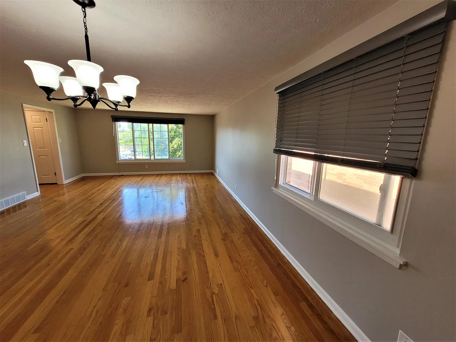 2 bed, 1261 sqft, $1,700 — Photo 4