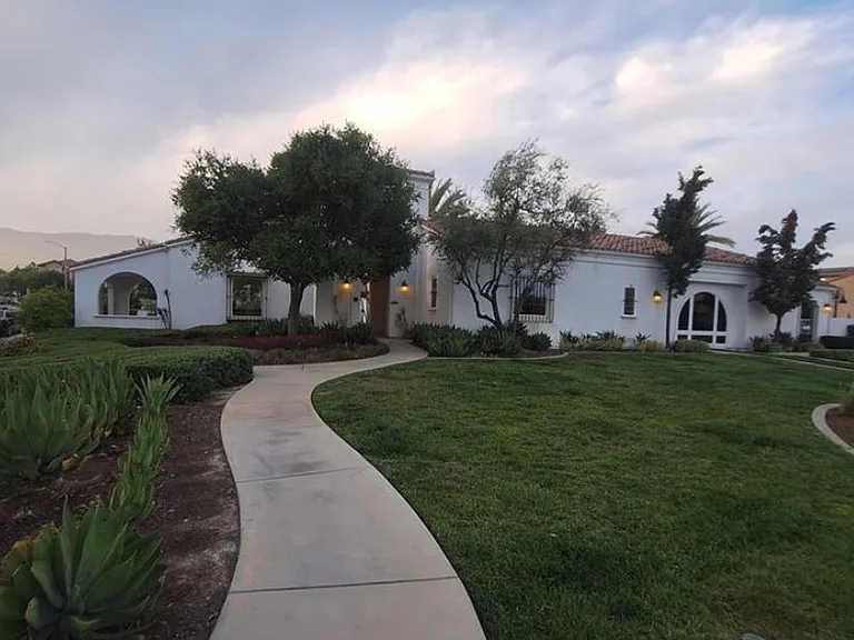 825 Parisa Pl — Photo 17