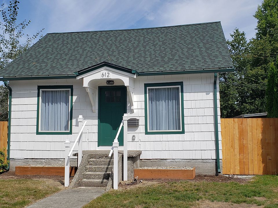 1st image of 612 14th Ave SE