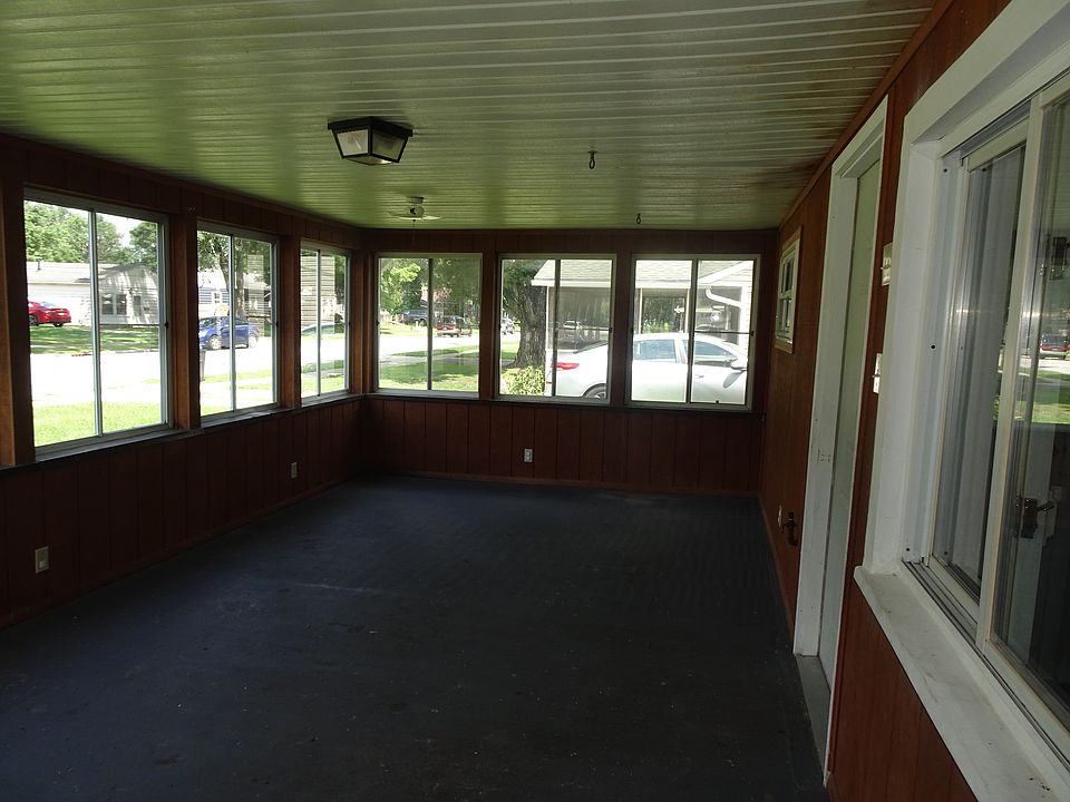 Enclosed front porch