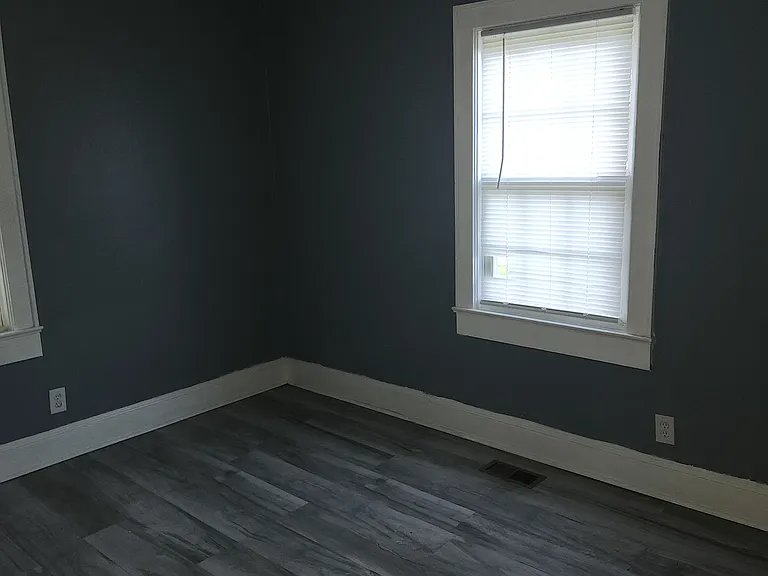 209 Upson Ave — Photo 4