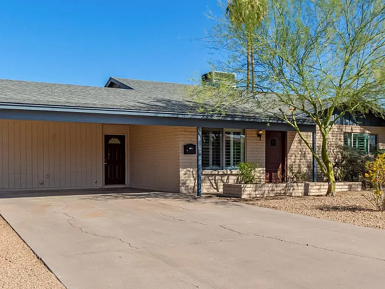 2080 E Greenway Dr #2 — Photo 2